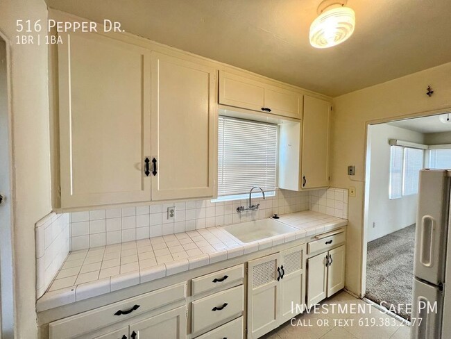 Building Photo - El Cajon- Duplex- 1 bed w/garage- Small Qu...