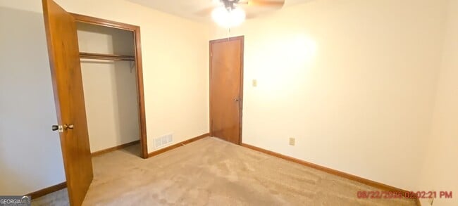 Building Photo - 205 Winston Dr