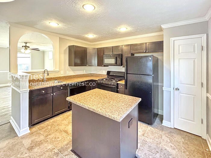 Building Photo - 113 Oak Grove Pl