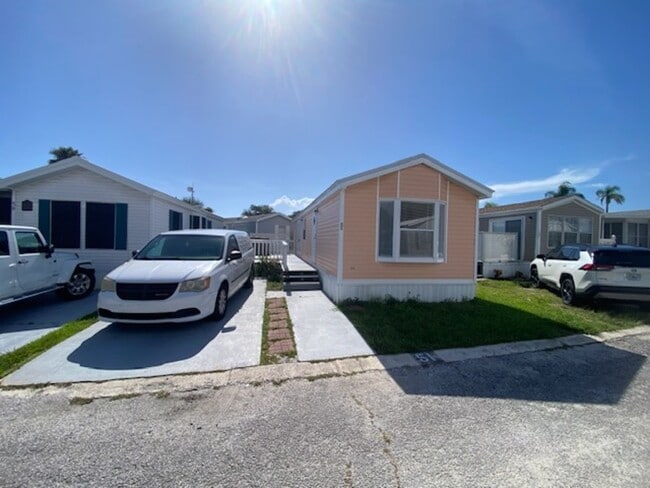 Building Photo - 4825-4A1A A1A S