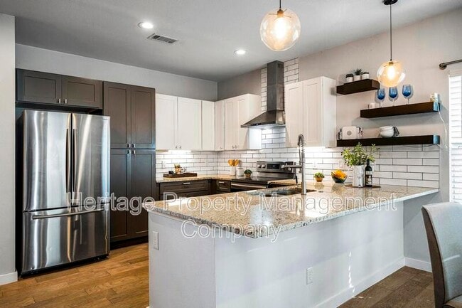 Building Photo - 1417 E Crockett St