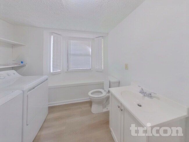 Building Photo - 20 Summerfield Ct