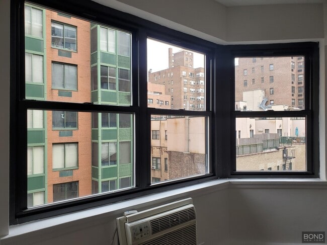 Building Photo - 219 E 69th St