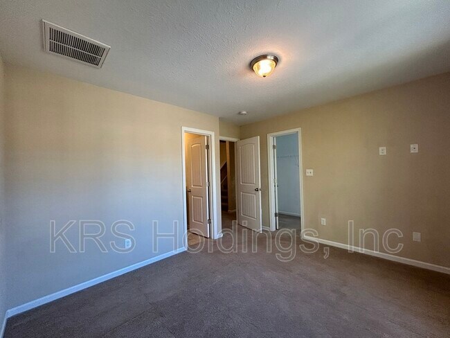 Building Photo - 1763 Jason Ave