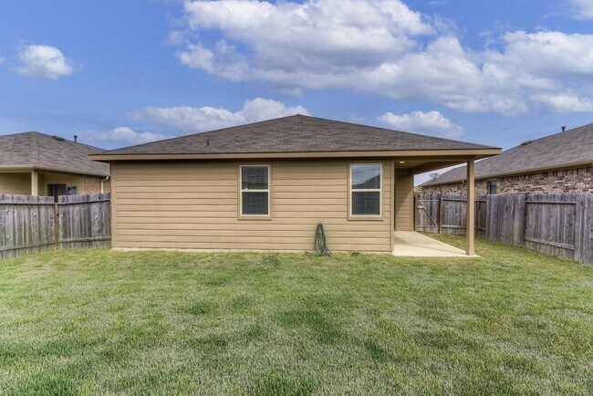 Building Photo - 20923 Corisande St