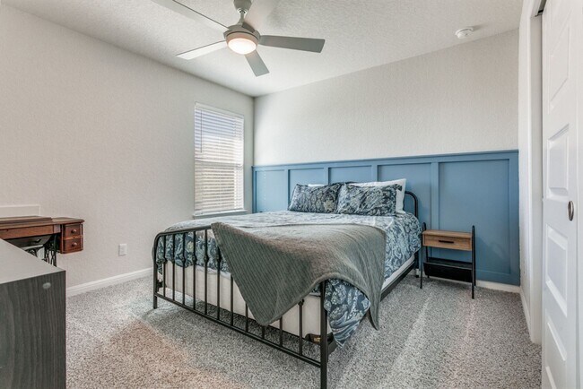 Building Photo - Beautiful Modern 2 story home!