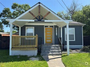 Building Photo - 914 Joyce St