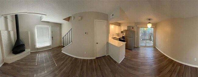 Building Photo - 401 NW 24th St