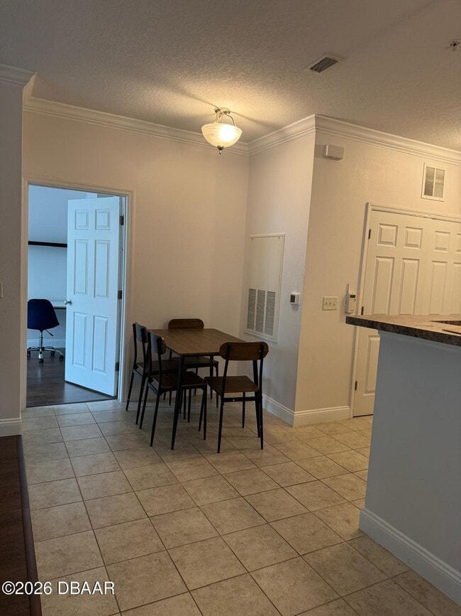 Building Photo - 1185 SW 9th Rd