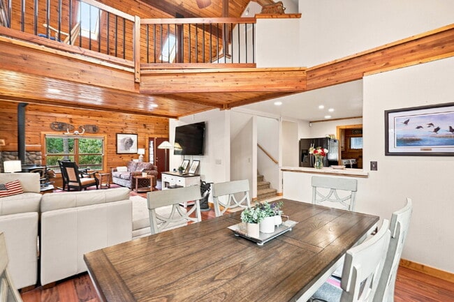 Building Photo - 3-Story, 5 bedroom, 3 bathroom in Harrison