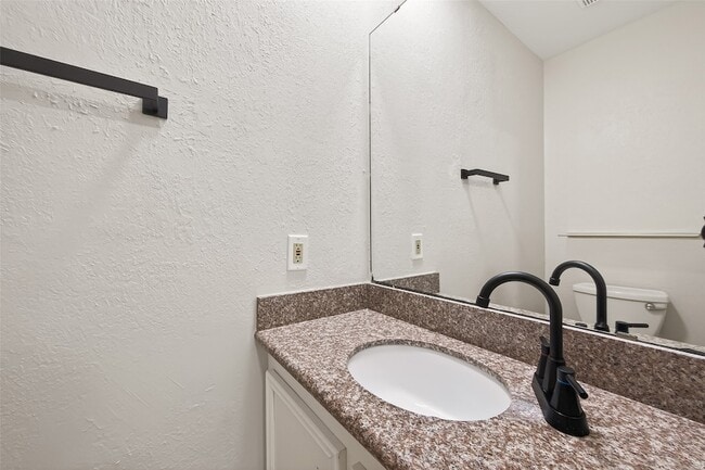 Building Photo - 6207 Claridge Dr