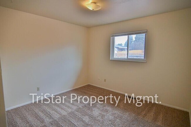Building Photo - 4404 N Chestnut St
