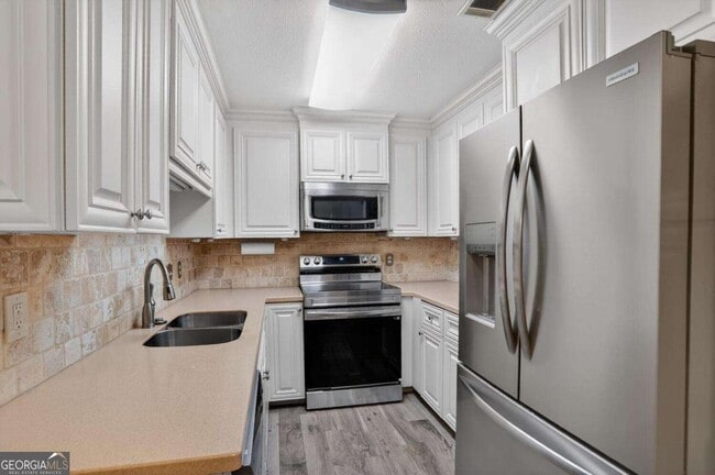 Building Photo - 27207 Plantation Dr NE