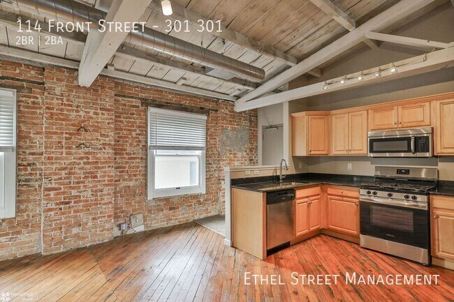 Building Photo - 114 Front St