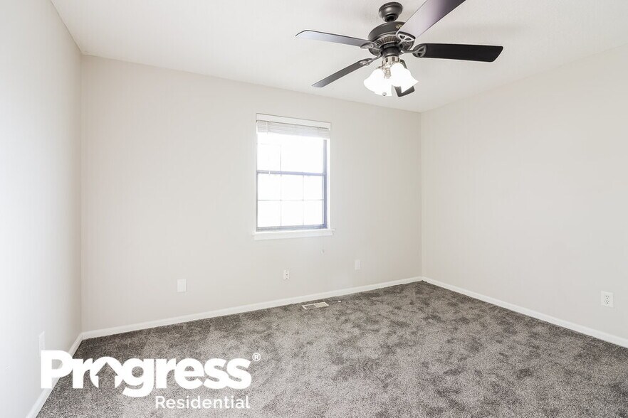 Building Photo - 101 E Pacific Dr