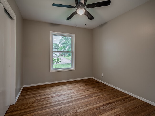 Building Photo - 4729 Baylor Dr
