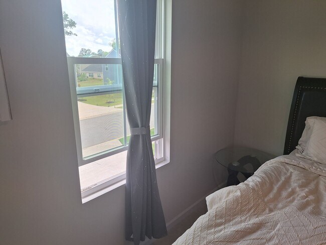 Building Photo - Outstanding Four Bedroom Home Less Than 10...