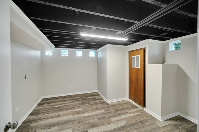 Building Photo - 9600 Kilpatrick Ave