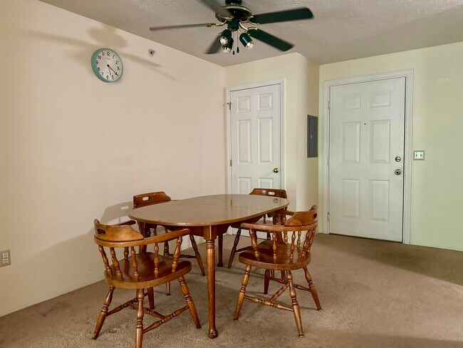 Building Photo - 19 Saco St