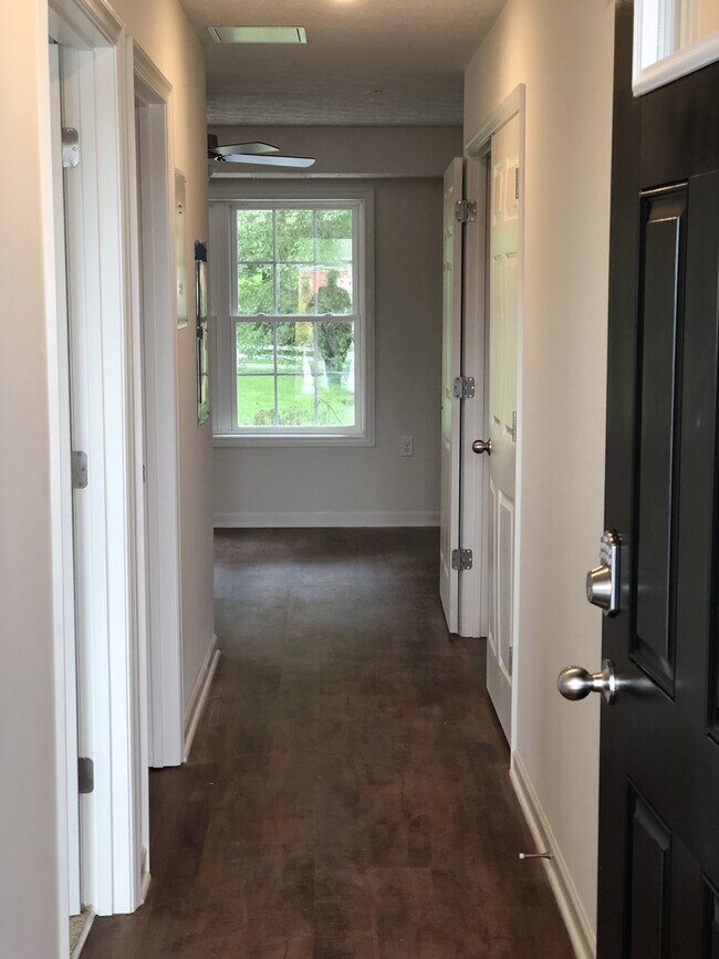 Building Photo - New One Bedroom Garden Apartment