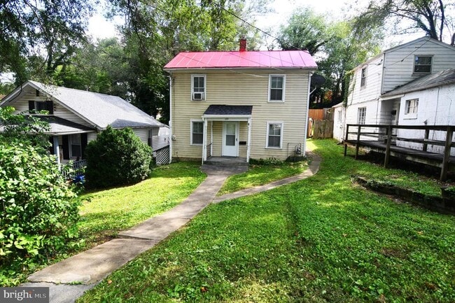 Building Photo - 105 E Pall Mall St