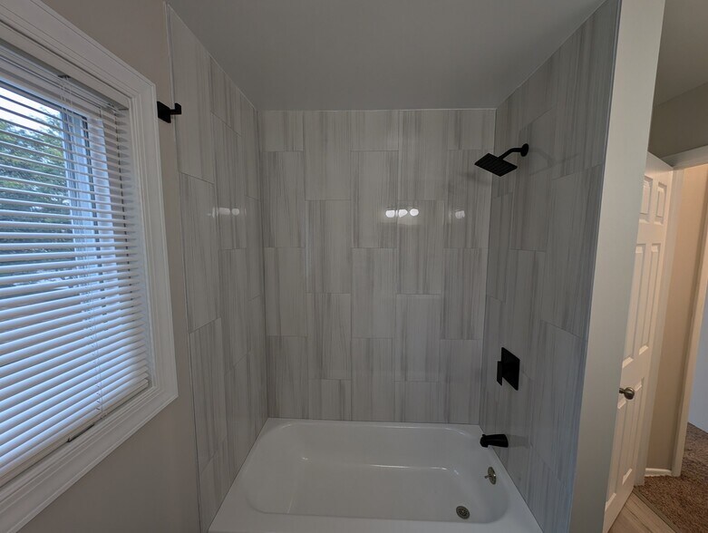 Building Photo - 35 Terrel Dr