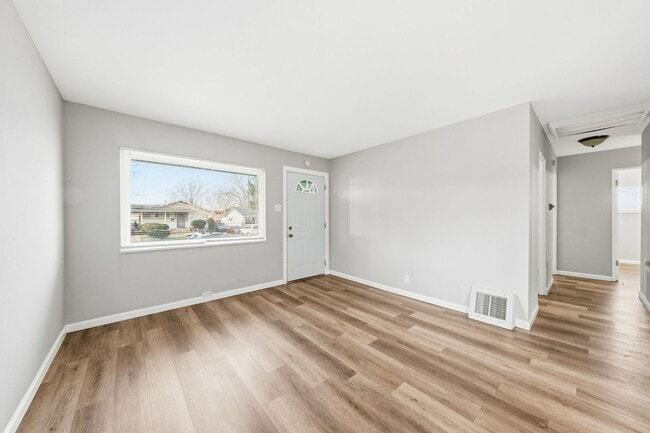 Building Photo - 133 Perthshire Rd