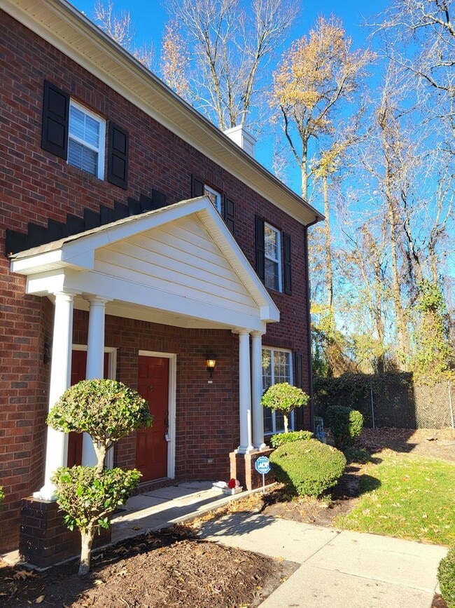 Building Photo - TARLETON OAKS