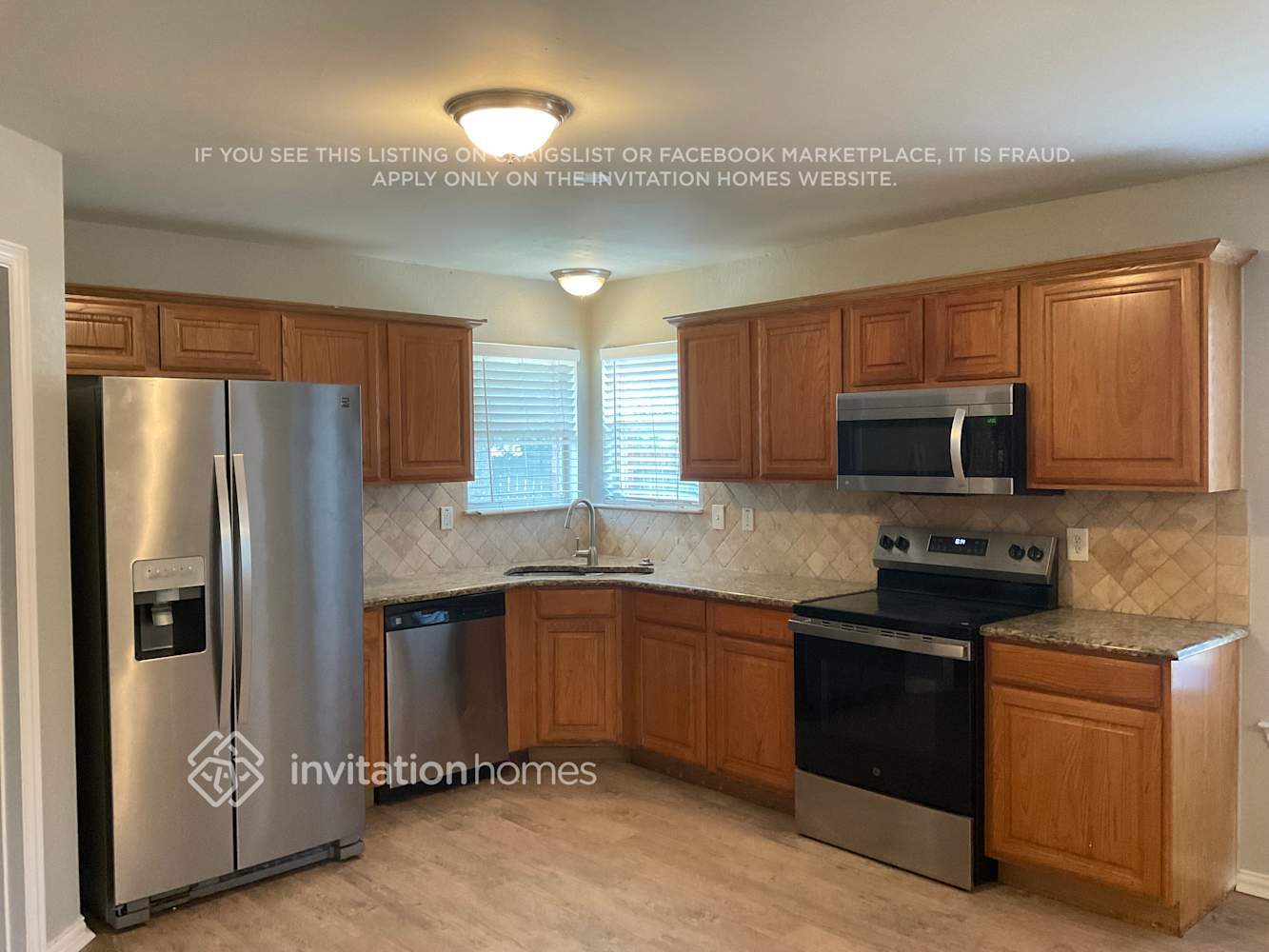 Building Photo - 823 Yellowstone Dr