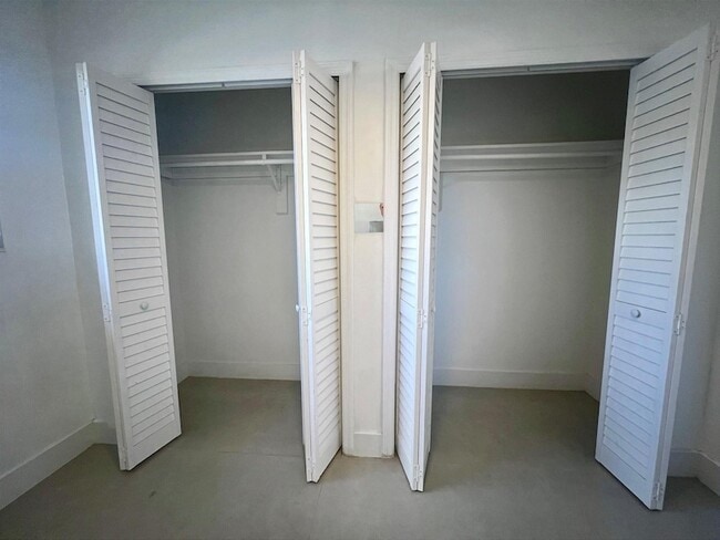 Building Photo - 2150 SW 72nd Ave