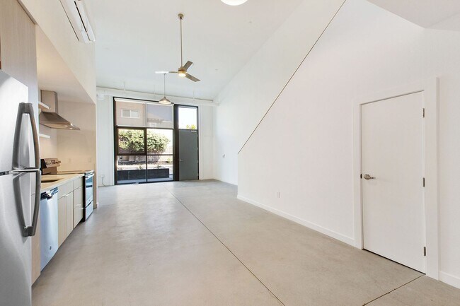 Building Photo - 41st Street Lofts