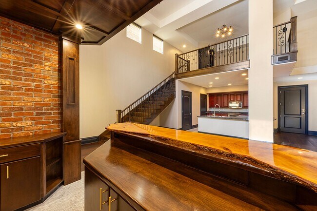 Building Photo - Manhattan Condo Penthouse