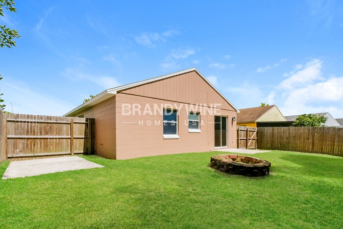 Building Photo - 2218 Justin Ave