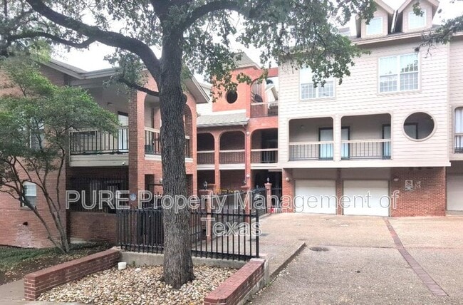 Building Photo - 3200 Duval St