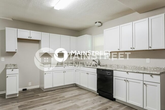 Building Photo - 3 Bedroom Pet-Friendly Home in KANSAS CITY...