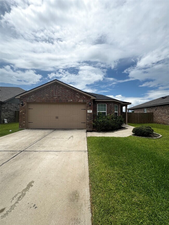Building Photo - 329 Lone Mountain Dr