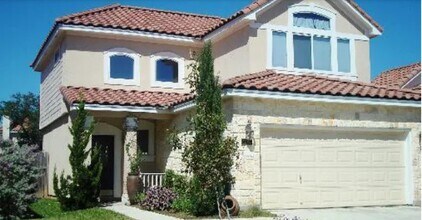 Building Photo - 1323 Pinnacle Falls