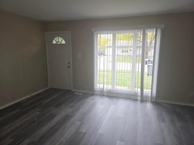 Building Photo - 7926 E 35th St