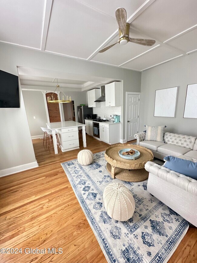 Building Photo - 163 Lake Ave