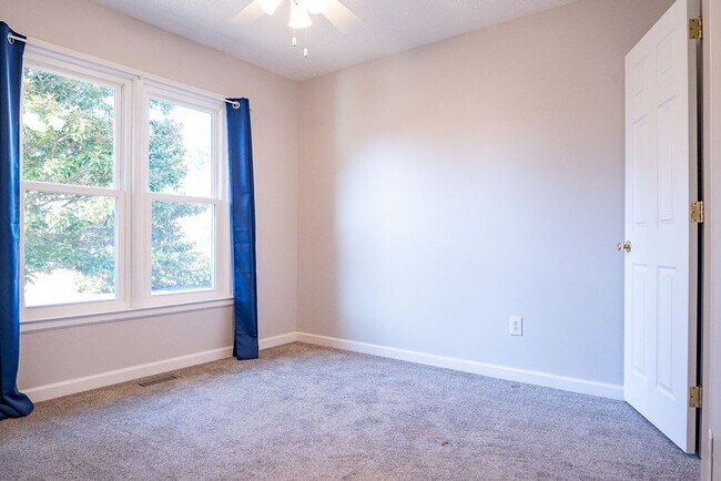 Building Photo - Spacious 3BR on Oversized Fenced Lot | GREAT PRICE!