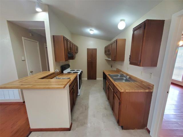 Building Photo - 1425 Brazos Dr