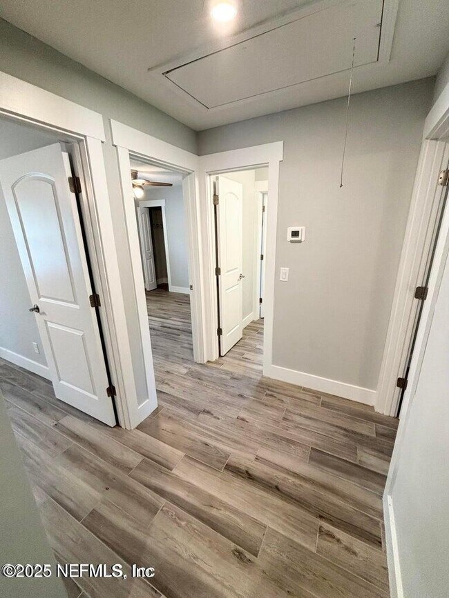 Building Photo - 5609 Hyde Park Cir