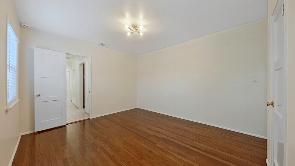 Building Photo - 3250 Las Lunas St