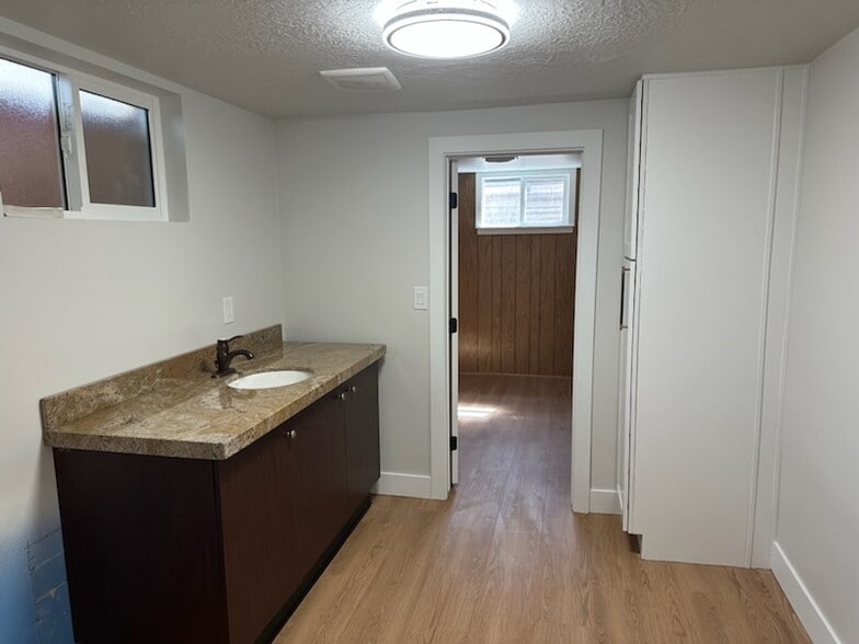 Washer / Dryer Room - 329 E Saunders St