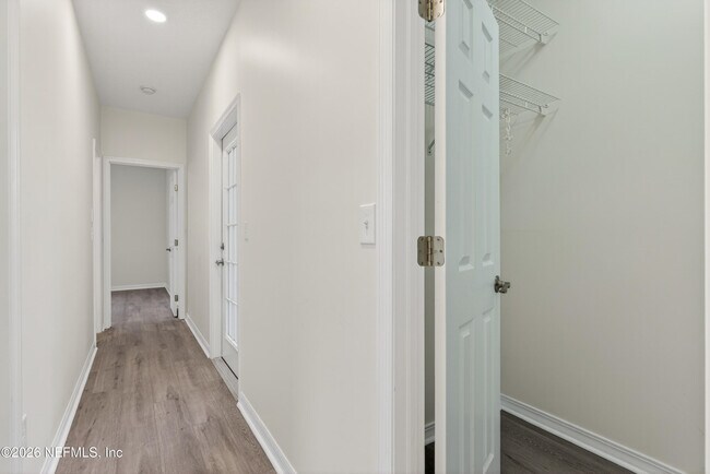 Building Photo - 430 Marsh Point Cir