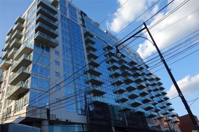 Building Photo - 133-27 39th Ave