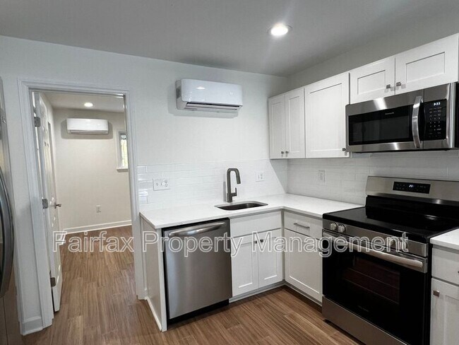 Building Photo - 1309 Hudson Ave