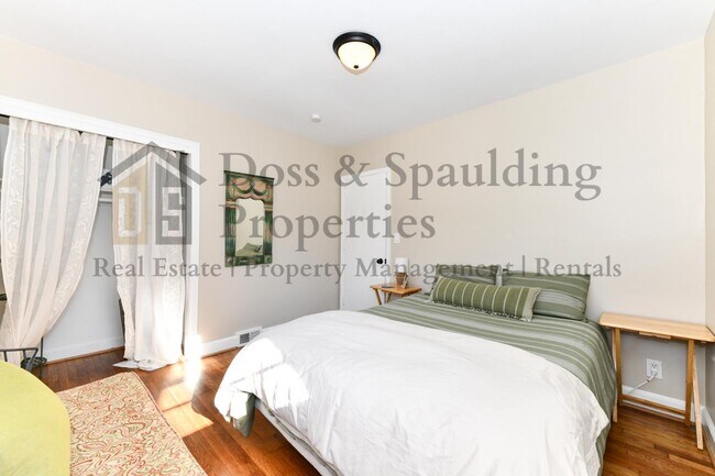 Building Photo - 4202 Henderson Rd