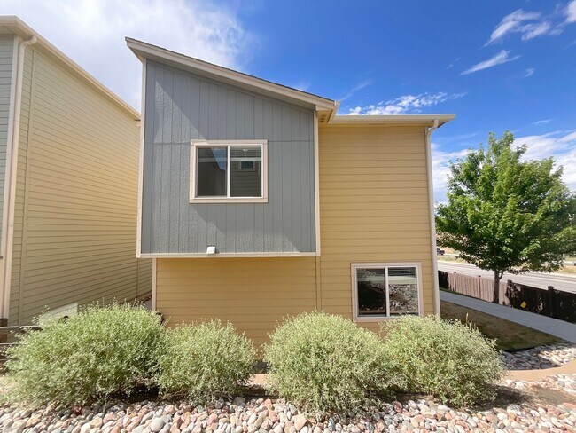 Building Photo - 2 Bedroom Home Available Near S Union Blvd & Martin Luther Kings Jr Bypass!