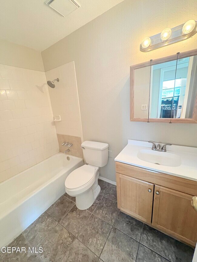 Building Photo - 3444 Tascosa St